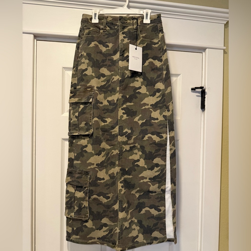 Hidden Brand Camouflage Midi Cargo Skirt